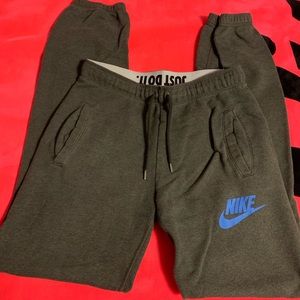 Nike women's small sweatpants
